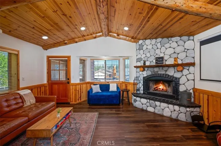 42577 Falcon Avenue, Big Bear Lake, California 92315