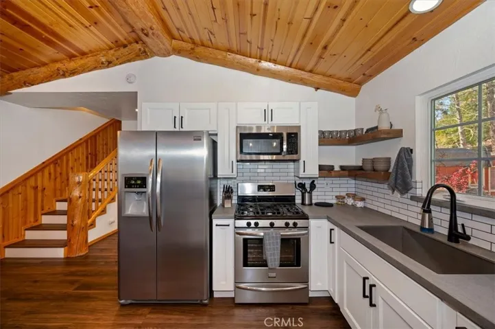 42577 Falcon Avenue, Big Bear Lake, California 92315
