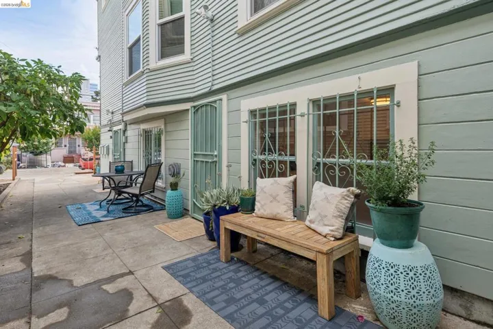 Entrance to the 530A, the garden apartment.