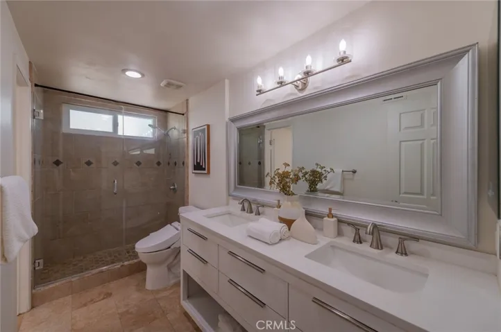 16 Claret, Irvine, California 92614