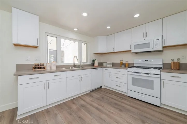 16 Claret, Irvine, California 92614