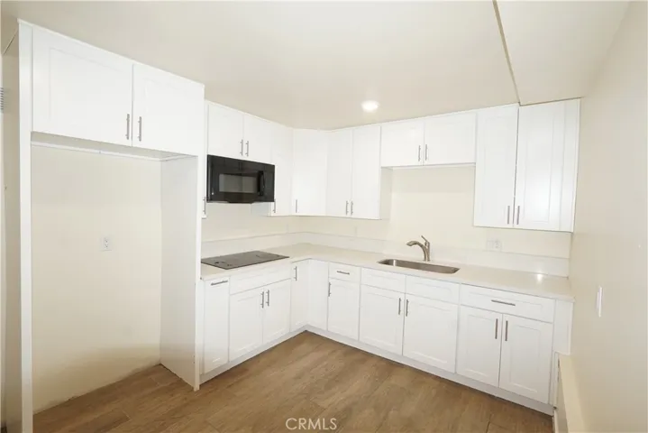 Kitchen 1aJPG