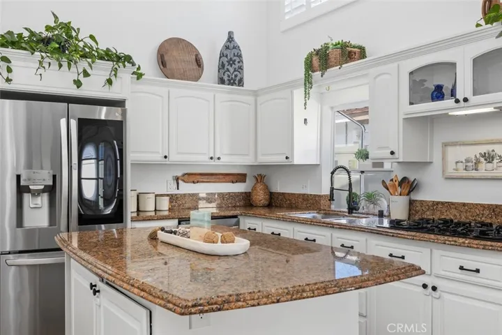 A huge island perfect for display or prep!