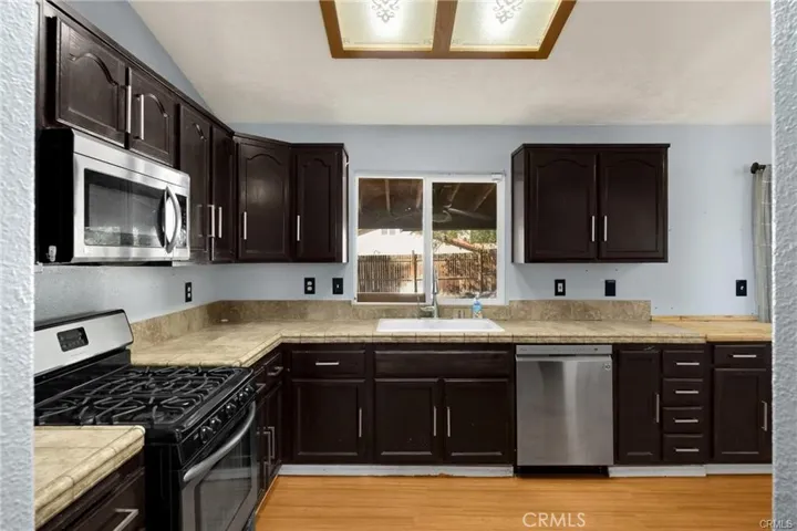 13554 2nd, Victorville, California 92395
