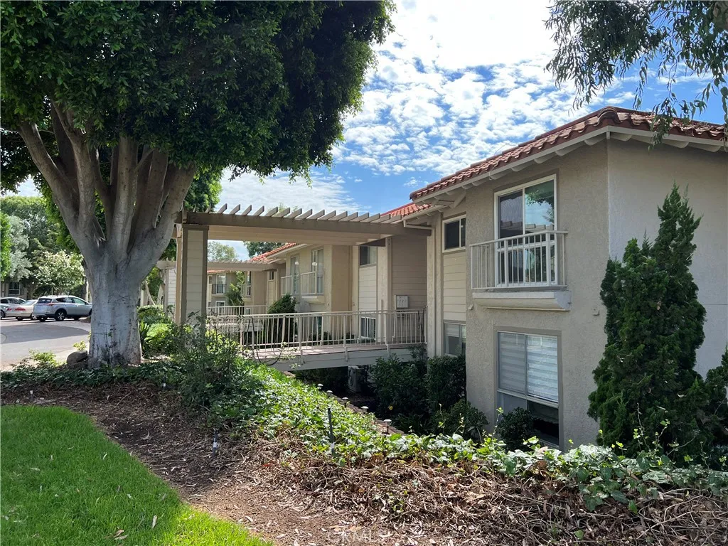 3273 San Amadeo D