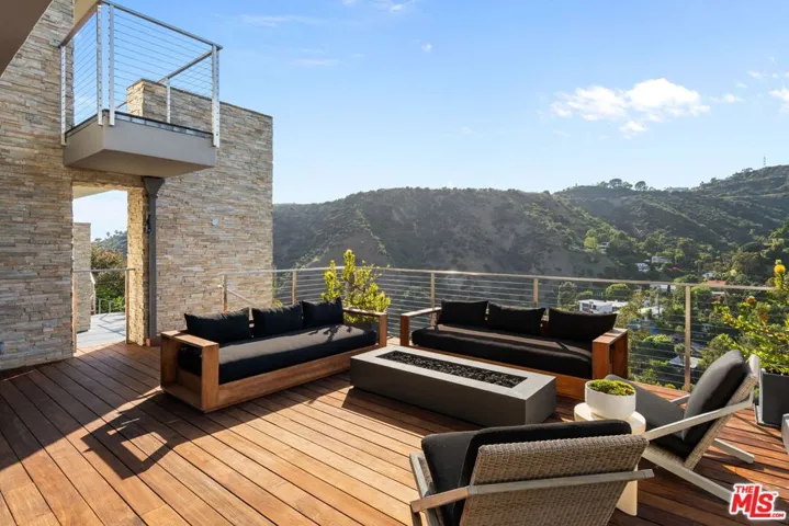 2229 Castilian Drive, Los Angeles, California 90068