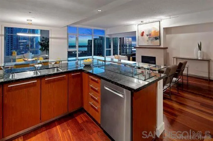 Glass upper shelf has been removed