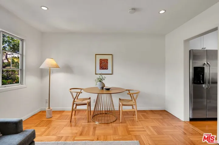 5516 Village Green, Los Angeles, California 90016