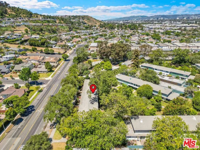 5516 Village Green, Los Angeles, California 90016