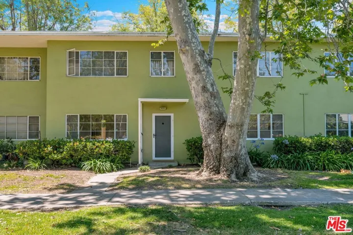 5516 Village Green, Los Angeles, California 90016