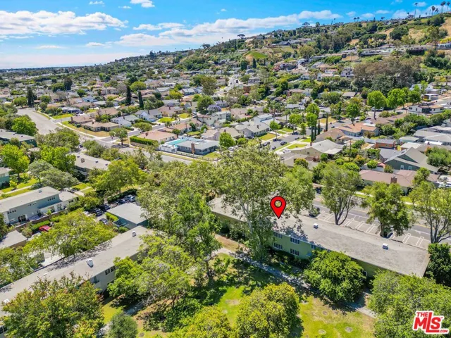 5516 Village Green, Los Angeles, California 90016