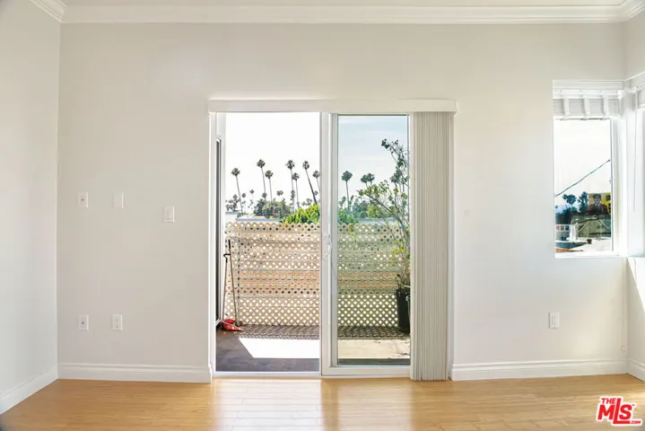 3061 W 12th Place 308, Los Angeles, California 90006