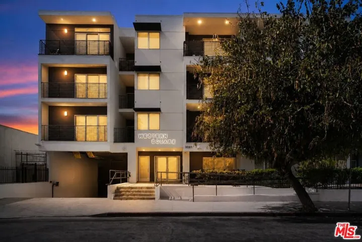 3061 W 12th Place 308, Los Angeles, California 90006