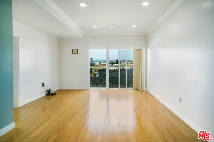 3061 W 12th Place 308, Los Angeles, California 90006