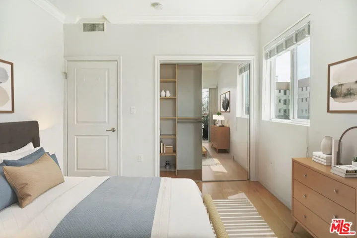 3061 W 12th Place 308, Los Angeles, California 90006