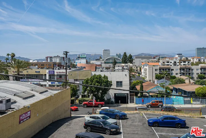 3061 W 12th Place 308, Los Angeles, California 90006