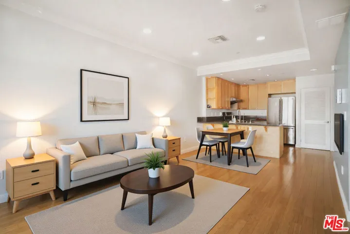3061 W 12th Place 308, Los Angeles, California 90006