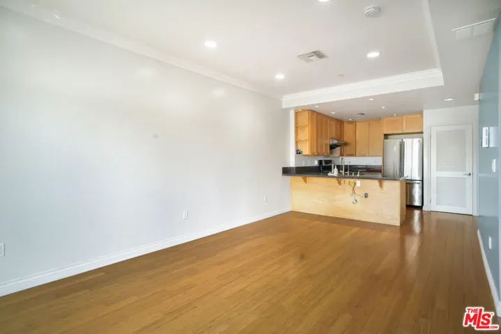 3061 W 12th Place 308, Los Angeles, California 90006
