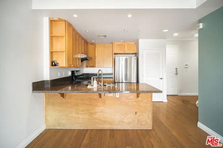 3061 W 12th Place 308, Los Angeles, California 90006