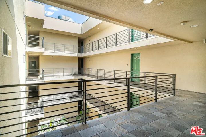 3061 W 12th Place 308, Los Angeles, California 90006