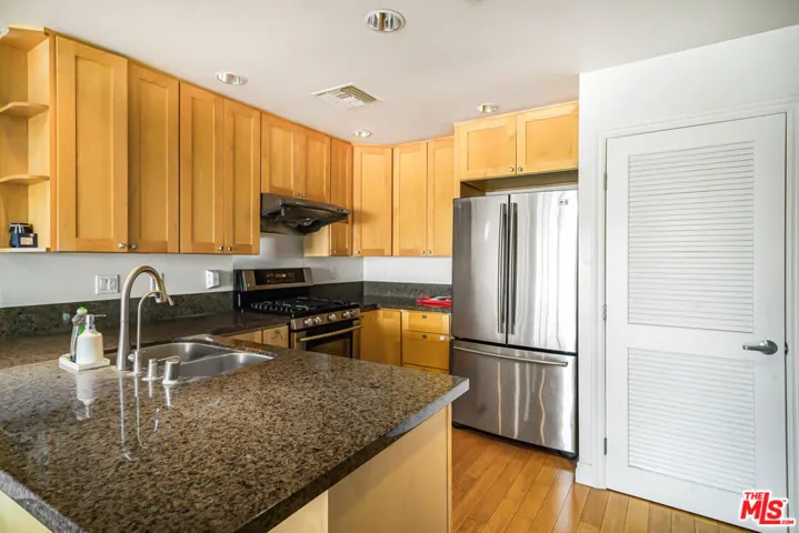 3061 W 12th Place 308, Los Angeles, California 90006
