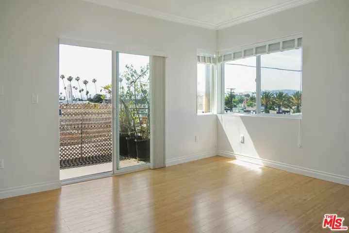 3061 W 12th Place 308, Los Angeles, California 90006