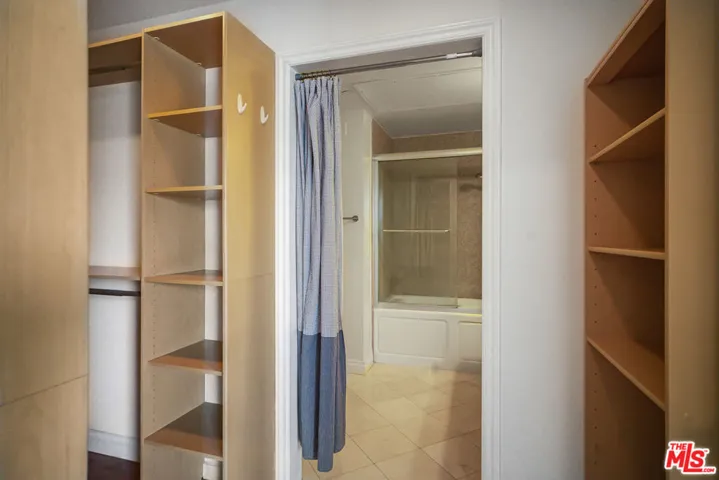3061 W 12th Place 308, Los Angeles, California 90006