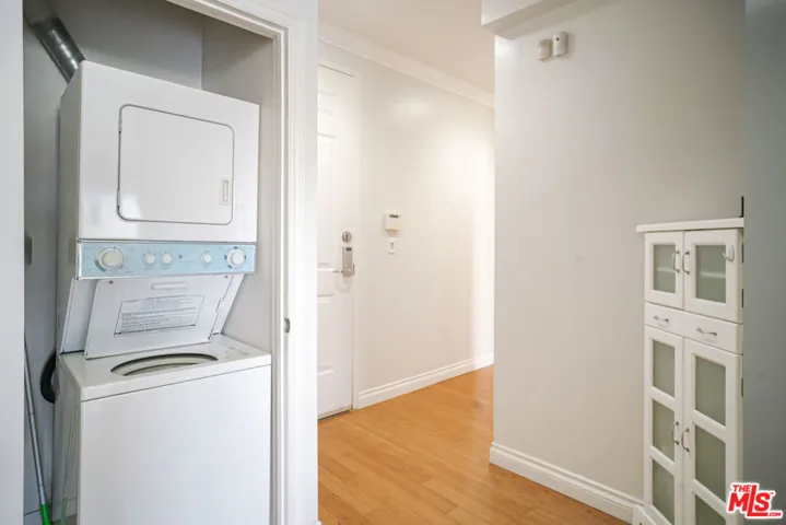 3061 W 12th Place 308, Los Angeles, California 90006