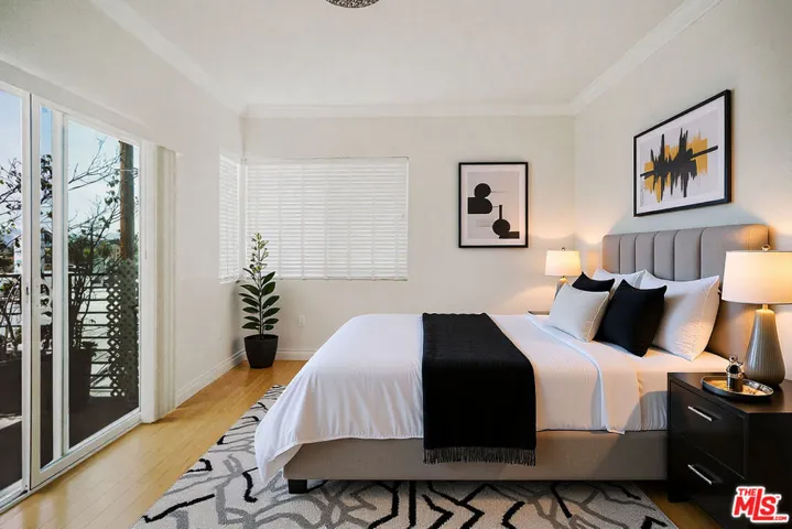 3061 W 12th Place 308, Los Angeles, California 90006