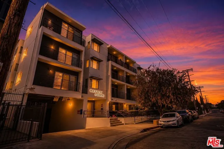 3061 W 12th Place 308, Los Angeles, California 90006