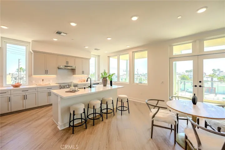414 Main 400, Huntington Beach, California 92648