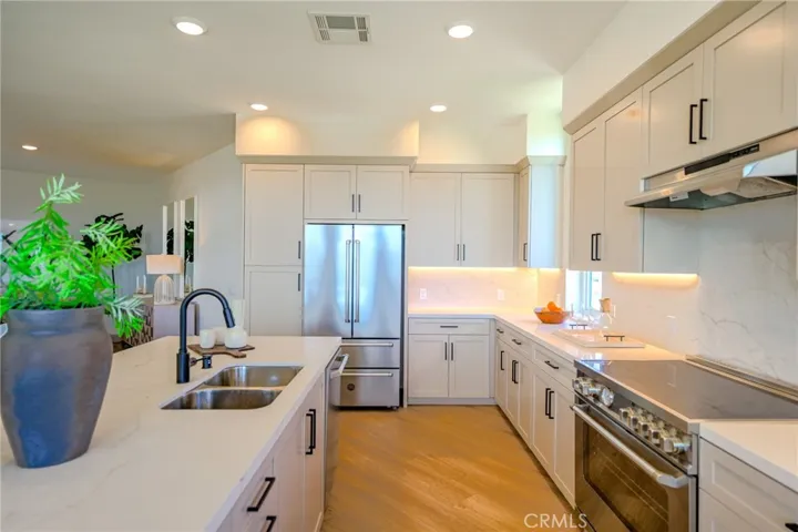 414 Main 400, Huntington Beach, California 92648