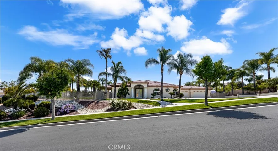 A Grand Impression - 4009 Cerveza Circle, Corona
