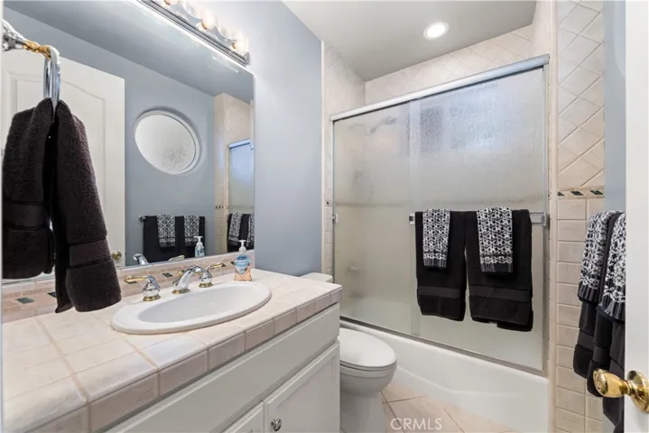 Ensuite Bathroom for Bedroom #2
