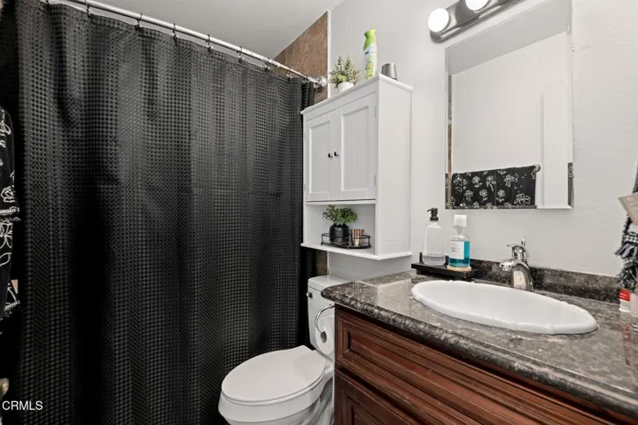 11-Bathroom
