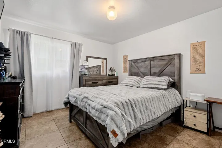 09-Bedroom 1