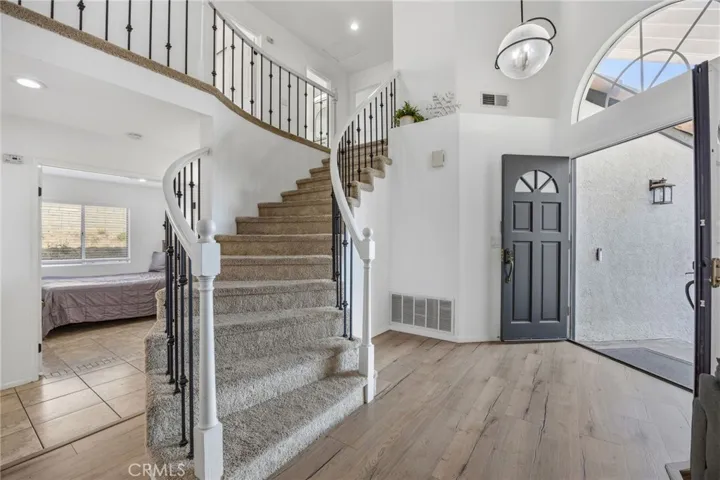 Foyer area / spiral staircase