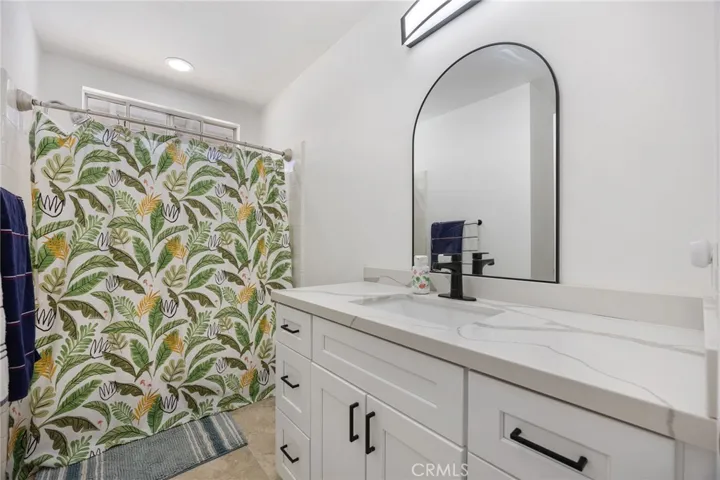 Full Downstairs Bathroom #1