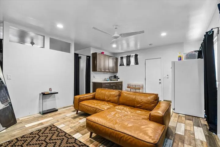 26-67684 San Tomas St -13