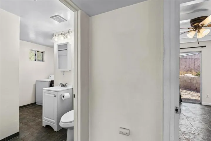 17-67684 San Tomas St-6
