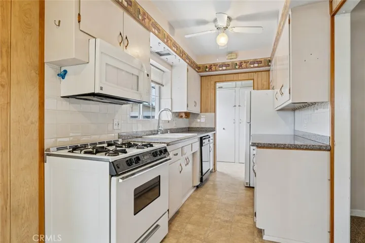 423 Raymond Avenue, Glendale, California 91201