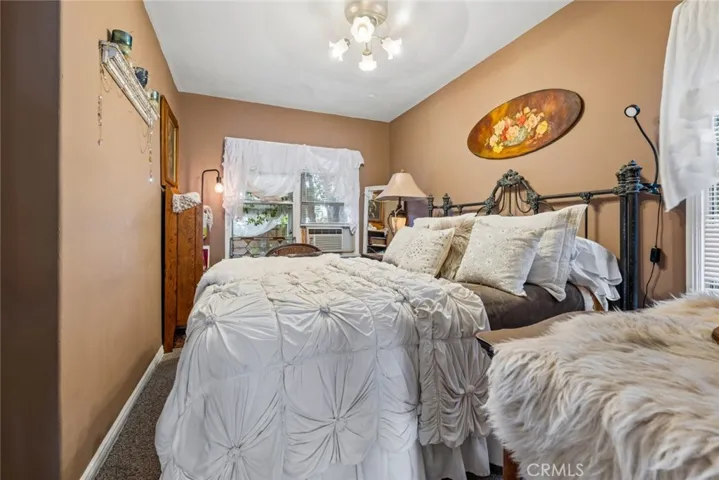 423 Raymond Avenue, Glendale, California 91201