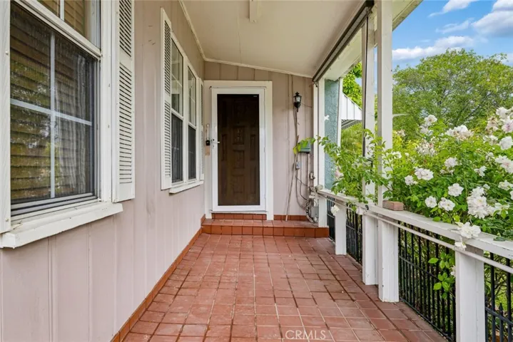 423 Raymond Avenue, Glendale, California 91201
