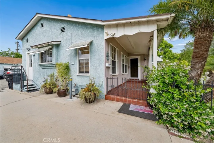 423 Raymond Avenue, Glendale, California 91201
