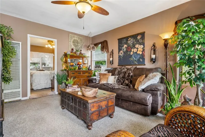 423 Raymond Avenue, Glendale, California 91201