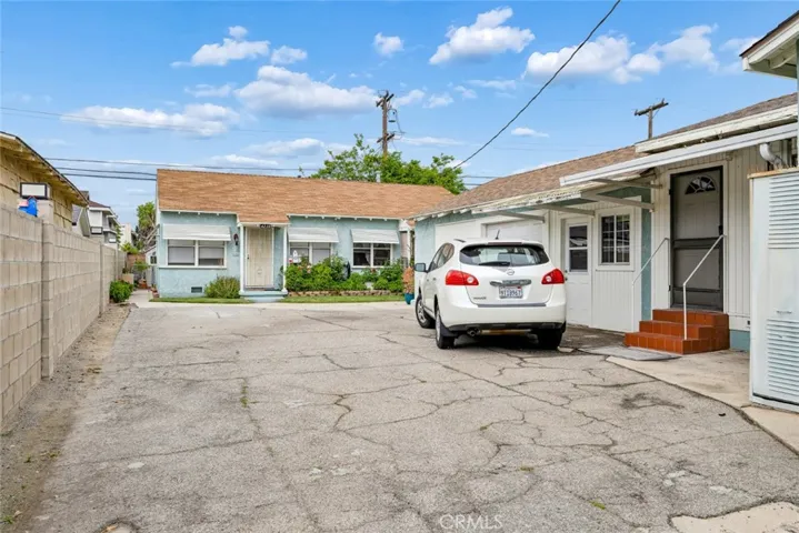 423 Raymond Avenue, Glendale, California 91201