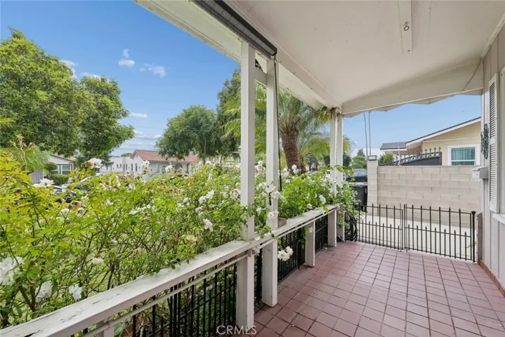 423 Raymond Avenue, Glendale, California 91201