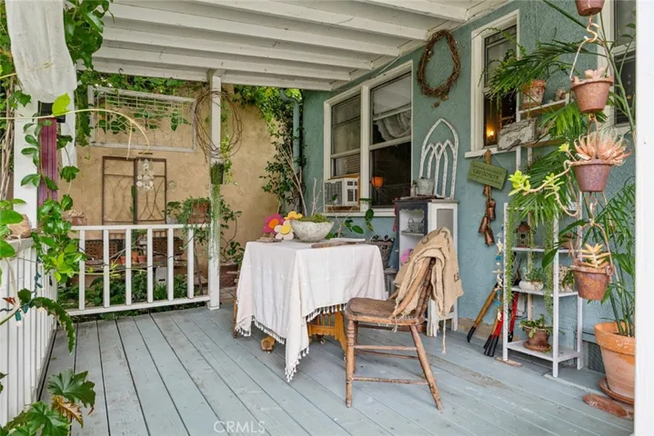 423 Raymond Avenue, Glendale, California 91201