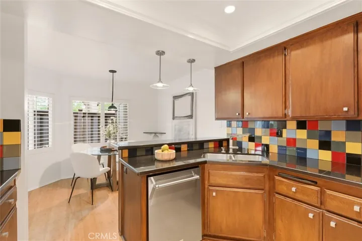 220 Lemon Grove, Irvine, California 92618