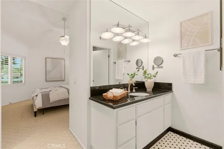 220 Lemon Grove, Irvine, California 92618
